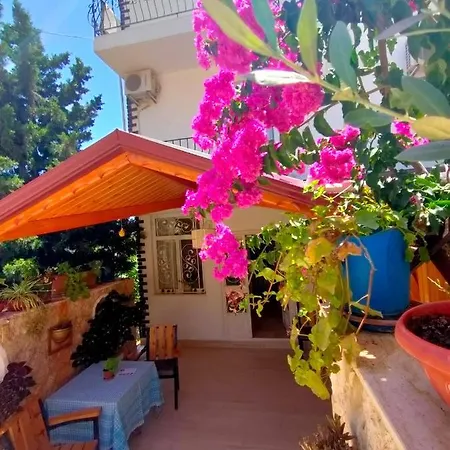 Aparthotel Atherina Butik
